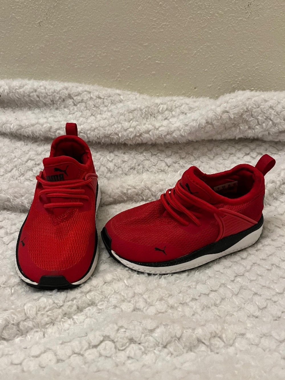 Toddler PUMA Pacer Next Cage Ac soft foam shoes SZ 8c red, black, white in color